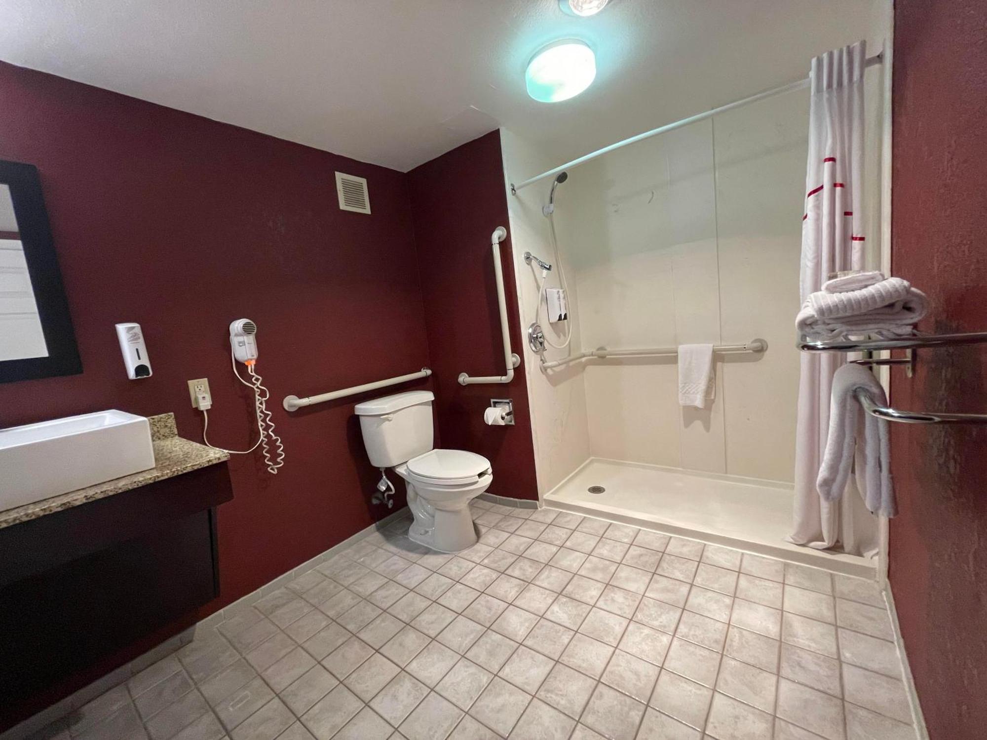 Red Roof Inn & Suites Dekalb Zewnętrze zdjęcie